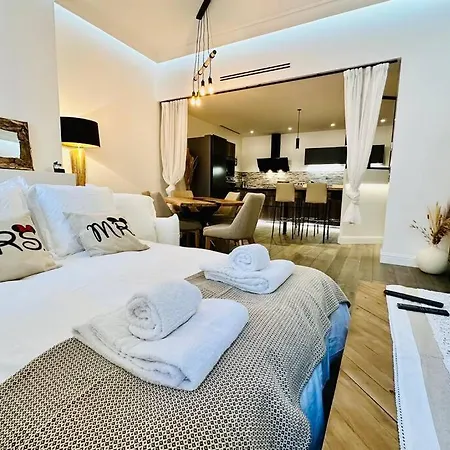 Apartment Chateau Trompette Tourny *