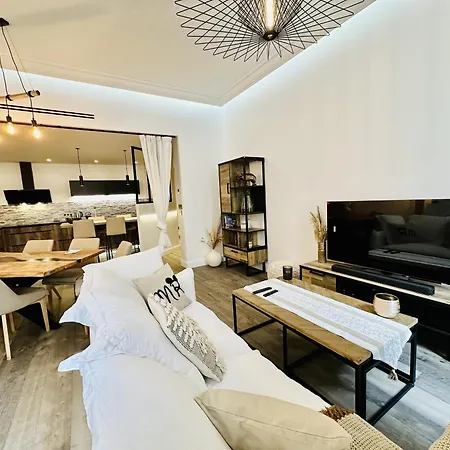 Chateau Trompette Tourny 아파트 *